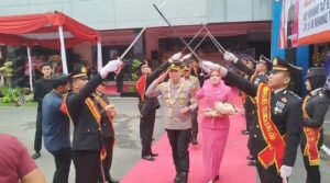 Penuh Haru,AKBP Muhammad Taat Resdi Tinggalkan Tulungagung Untuk Tugas Baru Sebagai Kapolres Malang