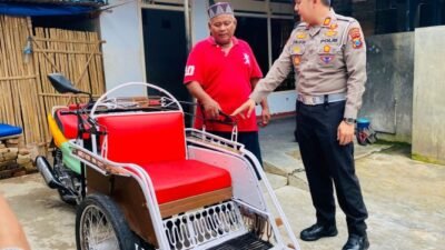 Satlantas Polres Tulungagung Serahkan Bantuan Bentor Baru untuk Hartoyo, Korban Tabrak Lari