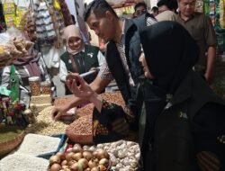 “Satgas Pangan Polres Tulungagung Monitor Stok dan Harga Bapokting di Pasar Ngunut, Jaga Kestabilan Selama Ramadan”