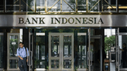 “Ekonom Memperkirakan BI Rate Tetap Stabil Setelah Rupiah Tembus Rp17.000/US$”