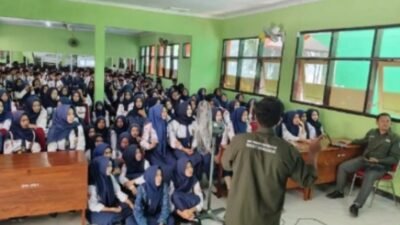 SMKN 2 Trenggalek Jemput Bola Sosialisasikan SPMB 2026 Secara Langsung ke Calon Siswa